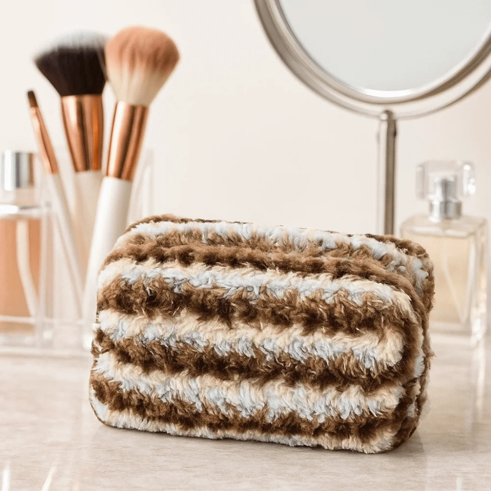 حقيبة مستحضرات التجميل النسائية الكلاسيكية ذات سعة كبيرة، حقيبة مكياج مخططة محمولة، تصميم مخطط، منظم مكياج خفيف الوزن #2