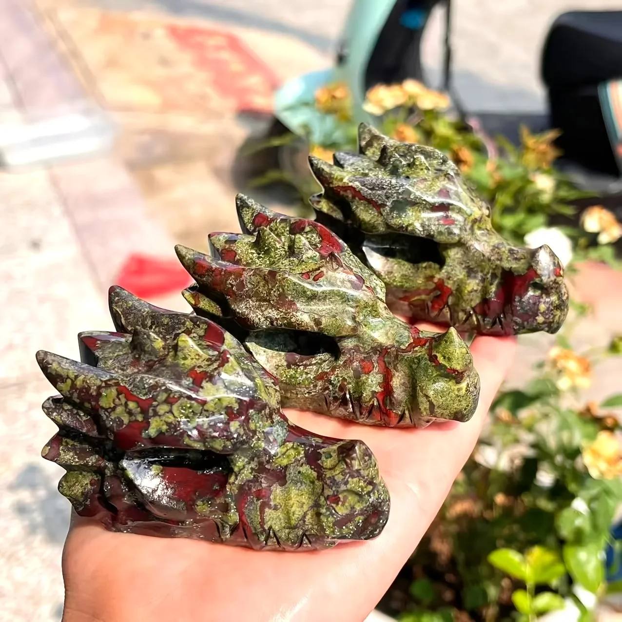 1pc Dragon Blood Jasper Carved Crystal Dragon Skull ，Ideal for Home Decor & Unique Gifts,Bohemian Style
