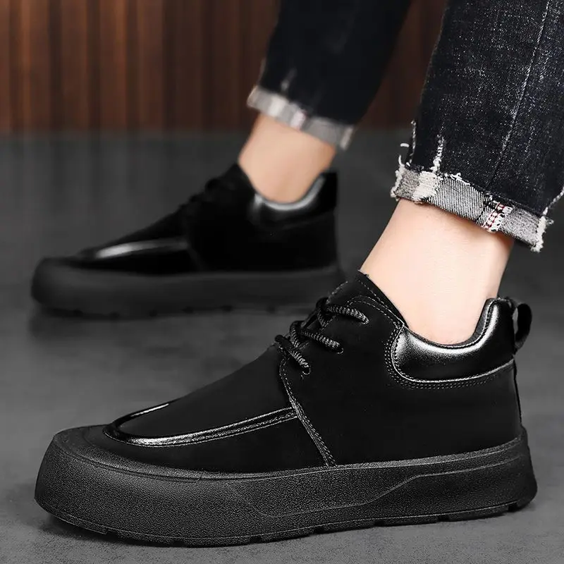 Męskie botki na grubej podeszwie w stylu brytyjskim, z okrągłym noskiem, podwyższające wzrost, w stylu business casual, czarne, model 2025.