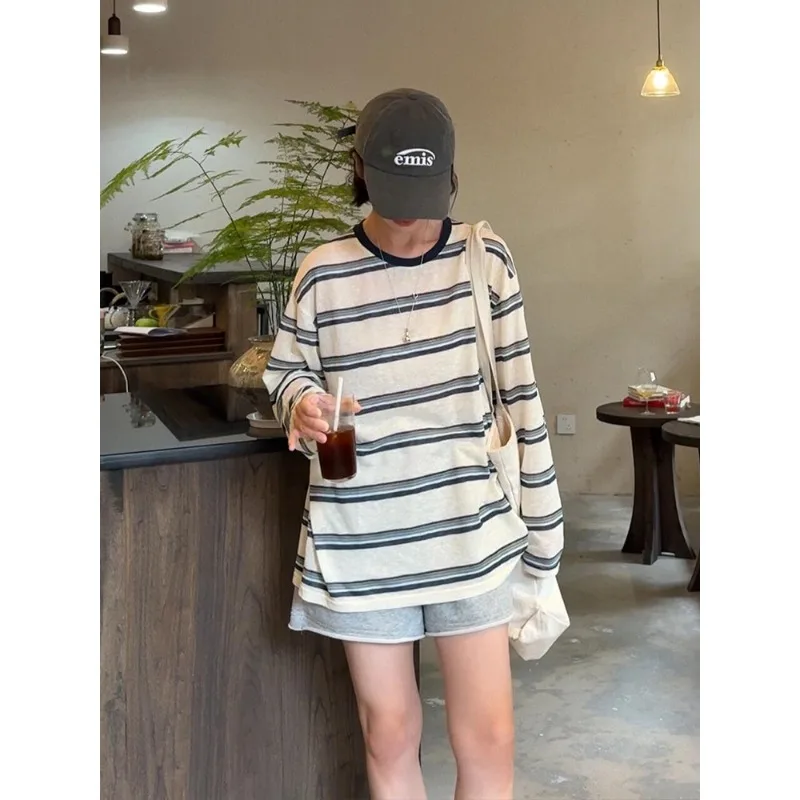 Contrasting Color Striped Long-sleeved T-shirt for Women in Autumn Light Slimming Sun-protective Shirt with Round Neck Loose Top