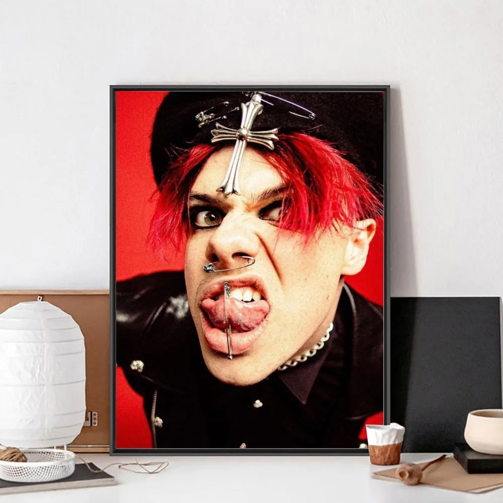 Hot Yungblud Rock Music Singer Star Poster No Framed Kraft Club Bar Paper Vintage Wall Art Painting Bedroom Study Stickers