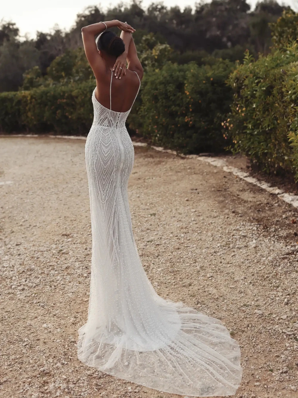 Stunning Handmade Pearls Wedding Dress Customized Luxury Mermaid Low Back Bridal Gown Sheer Tulle Glamorous Bride Wear
