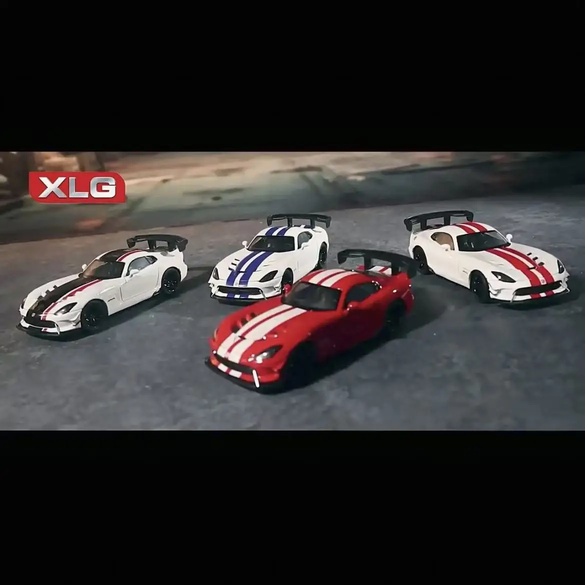 

XLG 1:24 Viper Simulation Alloy Sports Car Sound and Light Model Multi door Toy Car Children's Birthday Gift Advanced Ornament