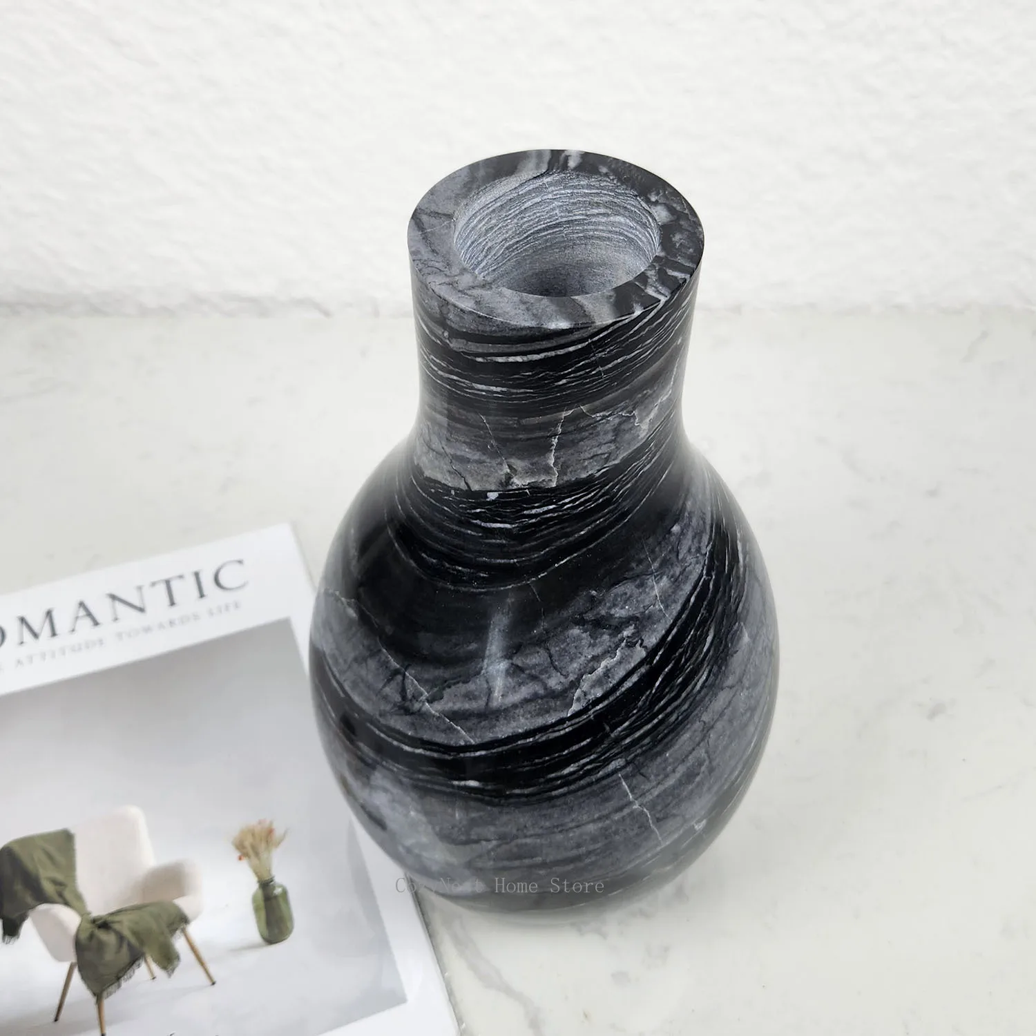 Luxury Wood Pattern Marble Effect Vase Contemporary Soft Furnishing Accent Piece for Hallway Console Table