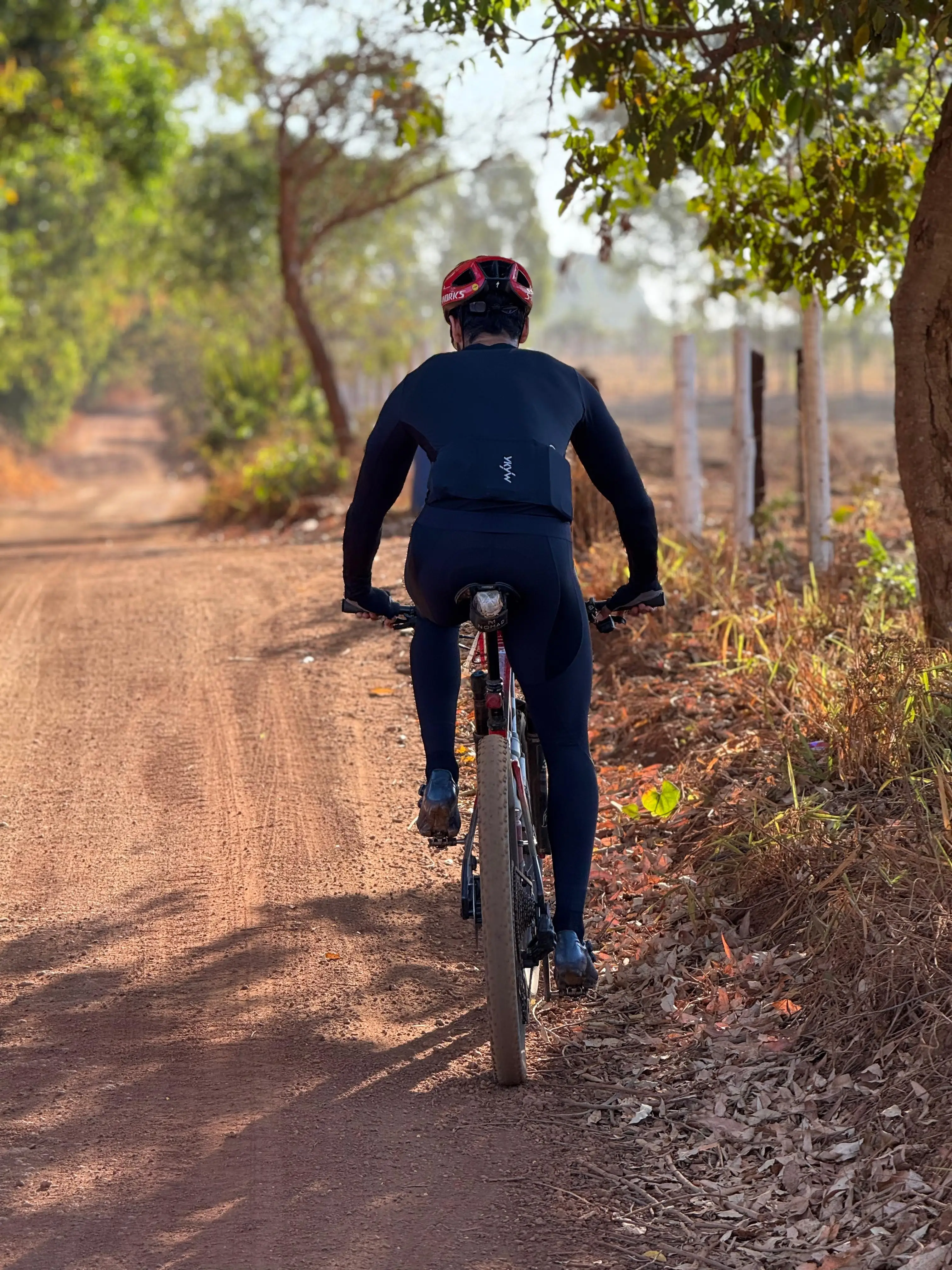 YKYWBIKE Herren Fahrrad-Langhose für Straßenradfahren, Nahtlose Fahrrad-Trägerhose mit Italienischer Interface-Polsterung, 7-Stunden-Trägerhose – Detail 4