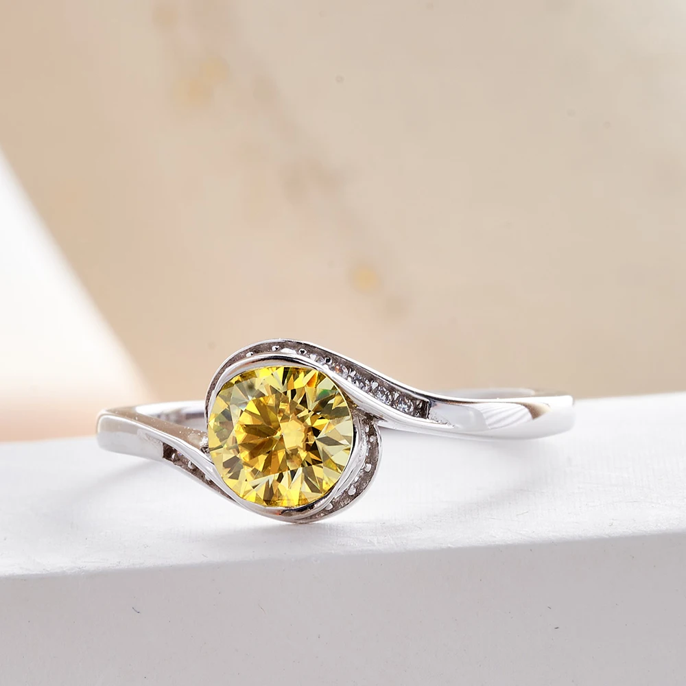 JoyceJelly 1CT Moissanit-Ring, 925er-Sterlingsilber-Schmuck für Damen, D-Farbe, VVS1, runder, im Labor hergestellter, glänzender Diamant-Ehering. – Detail 7