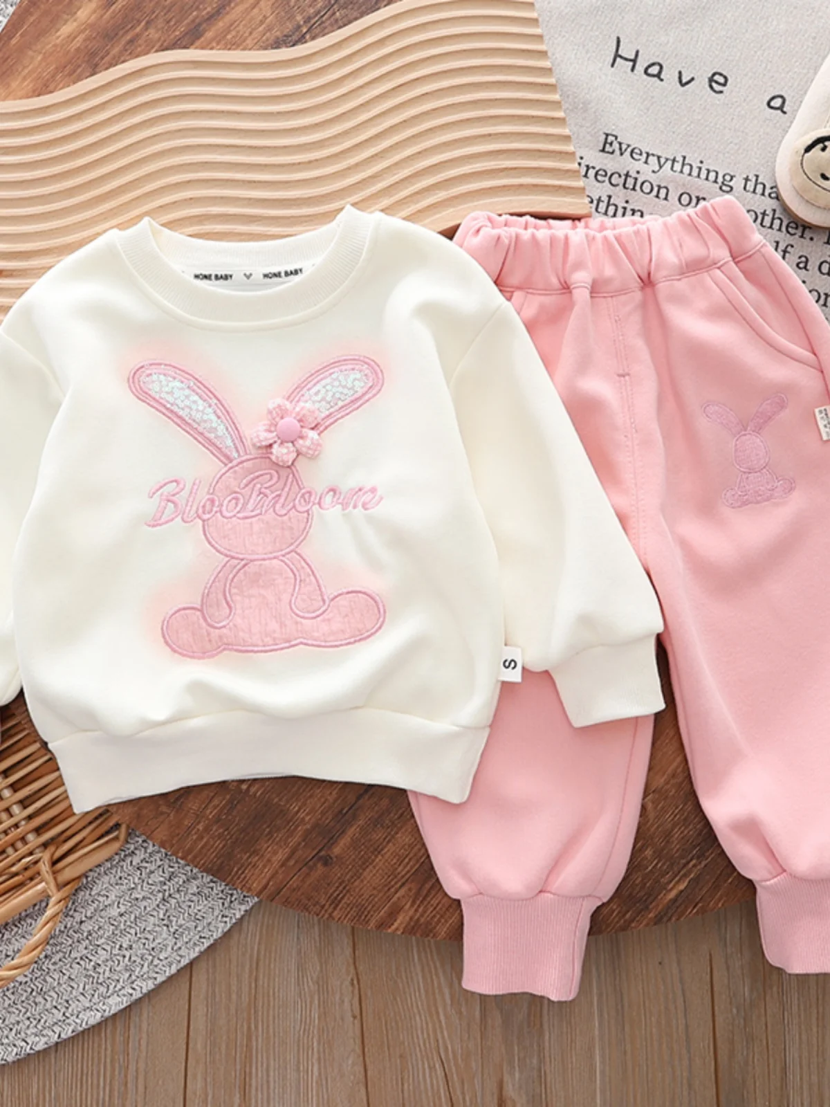 

Весенний модный корейский комплект для девочек: толстовка с мультяшным принтом и брюки, костюм-двойка для малышек