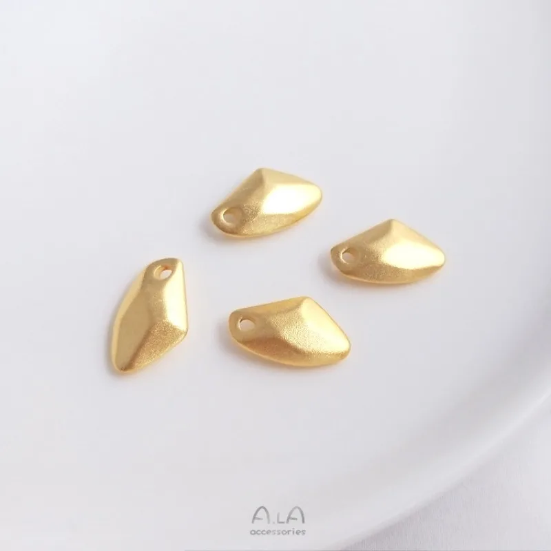 

Strong Color Retention Sand Gold Bud Lotus Pod Lotus Flower Small Daisy Lucky Stone Zakiram Pendant DIY Jewelry Pendant