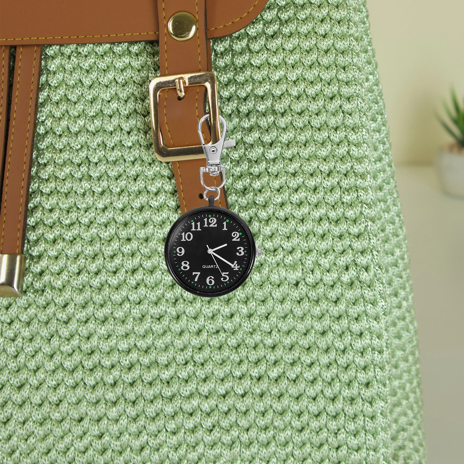 

Round Keychain Clip on Wristwatch for Medical Staff Lightweight Comfortable Stylish Professional Charm Clip Watch Fob