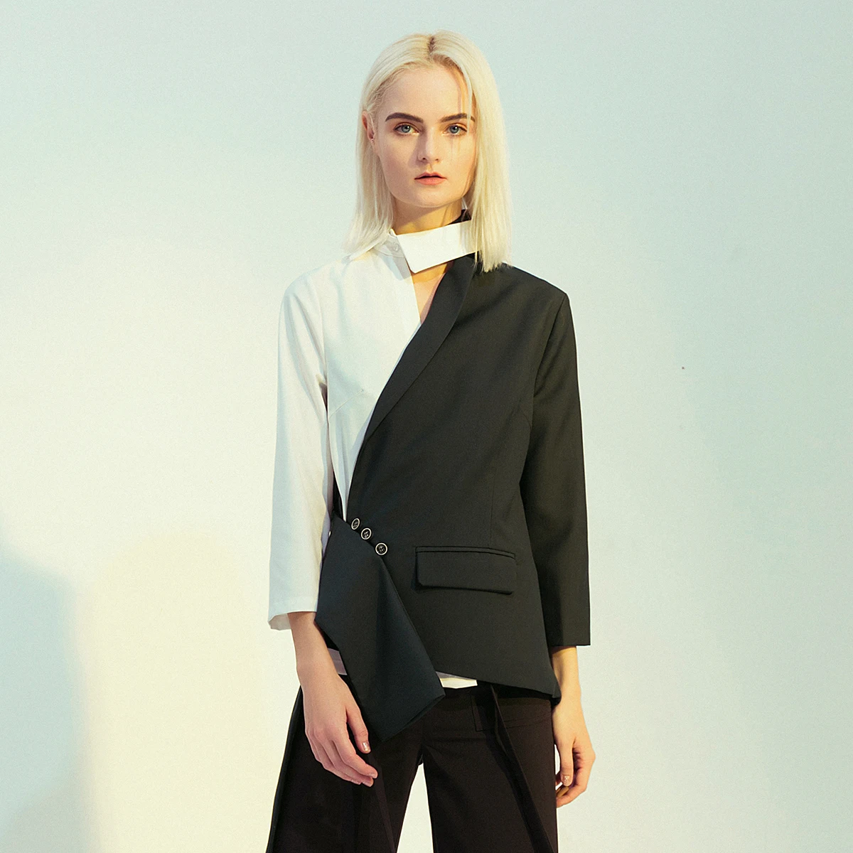 

Black and White Spliced Women's Blazer Jacket Color Blocking Single Button Jacket Fashion Asymmetric Ladies Blazer Coat 2022 New