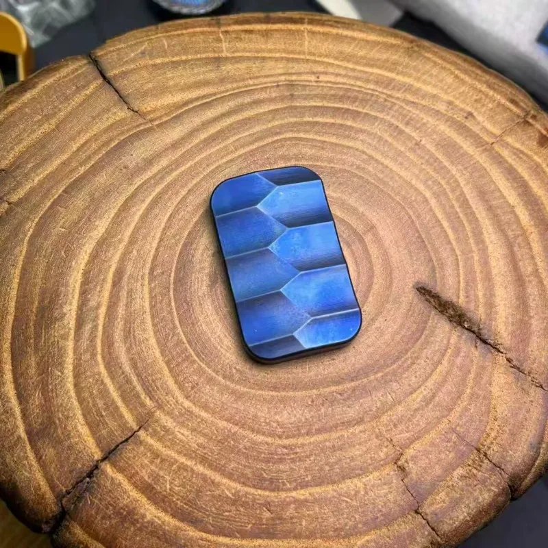 落ち着きのないEDC新製品XP無制限ファンシー磁気メカニカルメタルフィンガーチッププッシュカード減圧デスクトップトイ