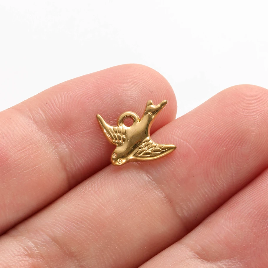 5 Stück goldfarbene kleine Anhänger mit Tiermotiven, Schmetterling, Giraffe, Vogel, Edelstahl, Meereslebewesen-Anhänger für die Schmuckherstellung, Halsketten-Charms – Detail 18