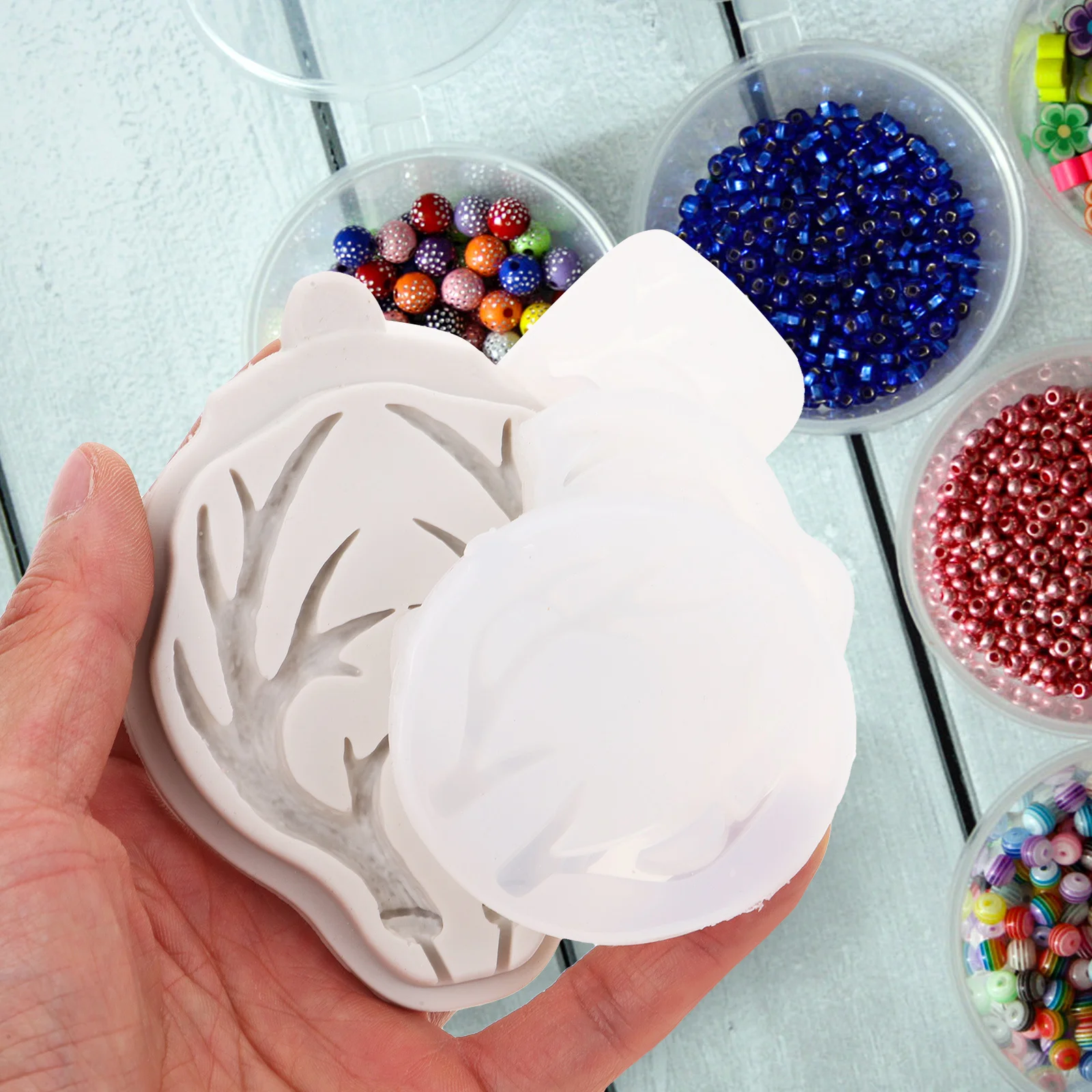 แม่พิมพ์ซิลิโคนรูปกวาง 4 ชิ้น สำหรับงาน DIY ทำเครื่องประดับ เรซิ่นอีพ็อกซี่ จี้ พวงกุญแจ สร้อยคอ ตกแต่งผนัง งานศิลปะรูปกวาง