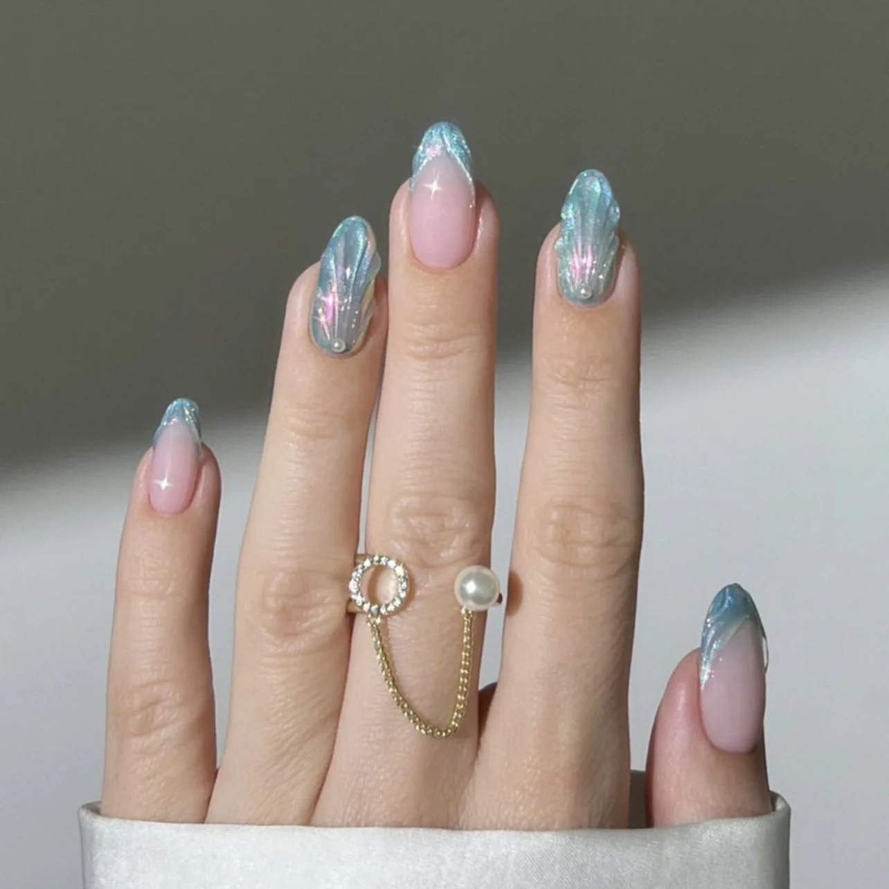 

3D Pearl French Cat's Eye Wearing Armor Short Almond Armor Aurora Nail Pieces Wearable Fake Nail Pieces