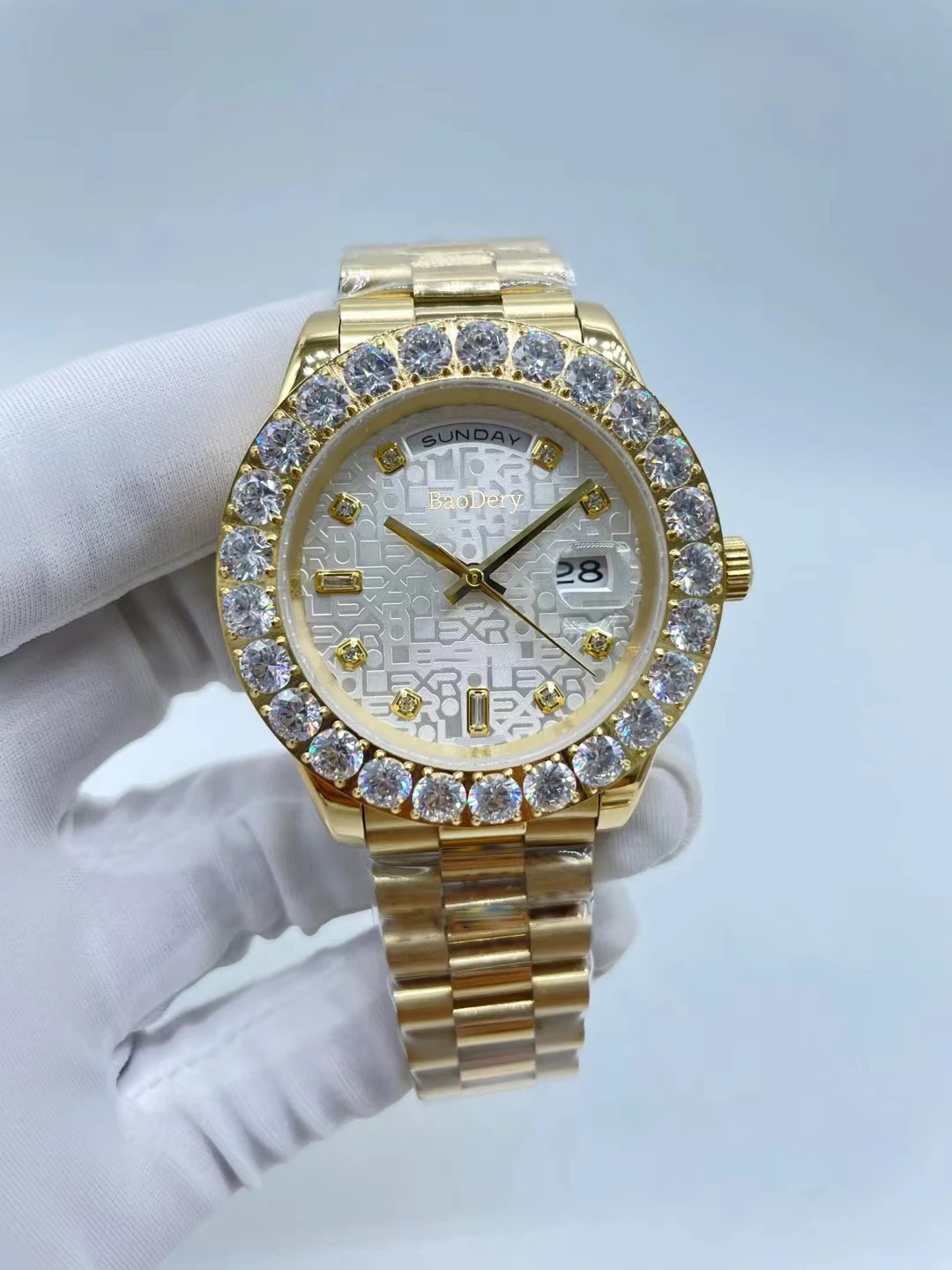 

Luxurious 44mm Automatic Watch for Men - High-Quality Diamond Case, Mechanical Movement, & Middle Row Five Bead Belt - An Elegan