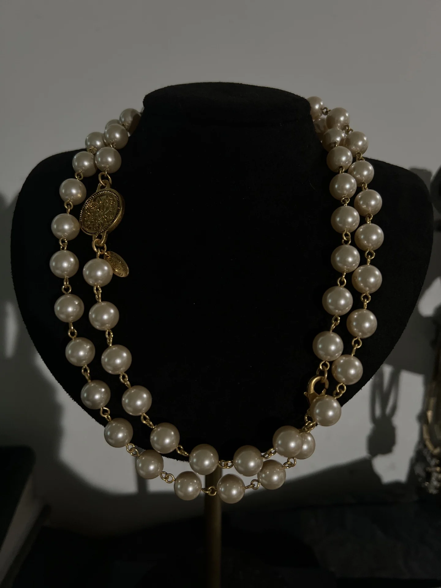 

European and American fashion brand pearl necklace About 76Cm in length