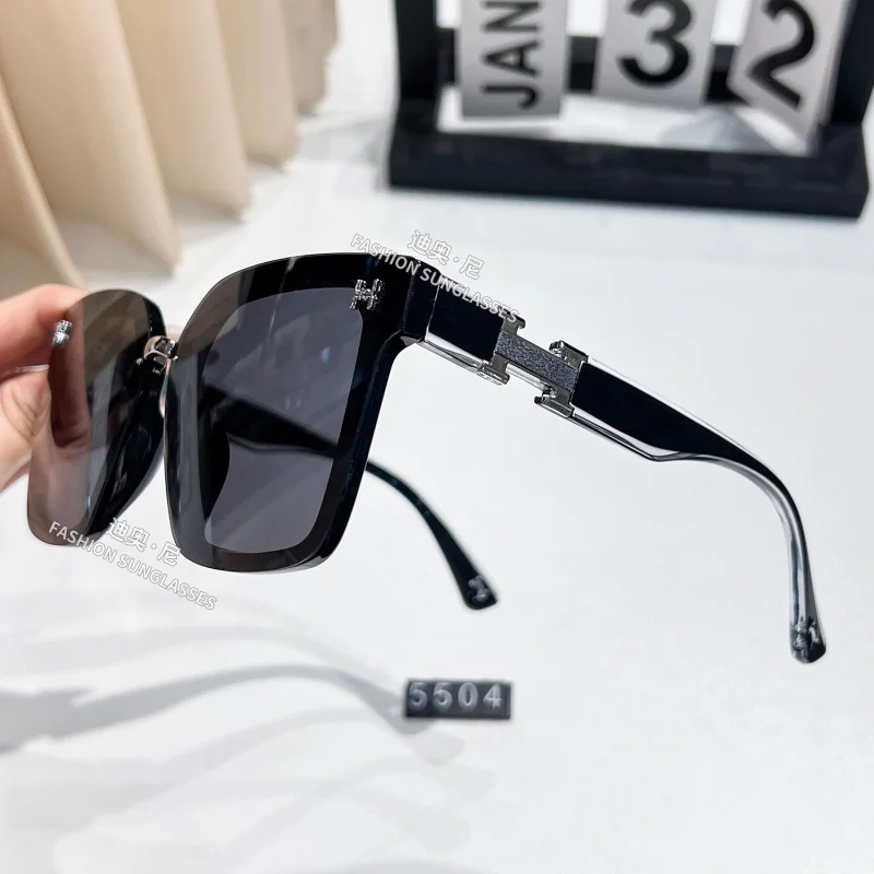 HNew Sunglasses HD Polarized Affordable Luxury Fashion High-End Sunglasses Two-Color Glasses Legs High Sense Internet Celebrity