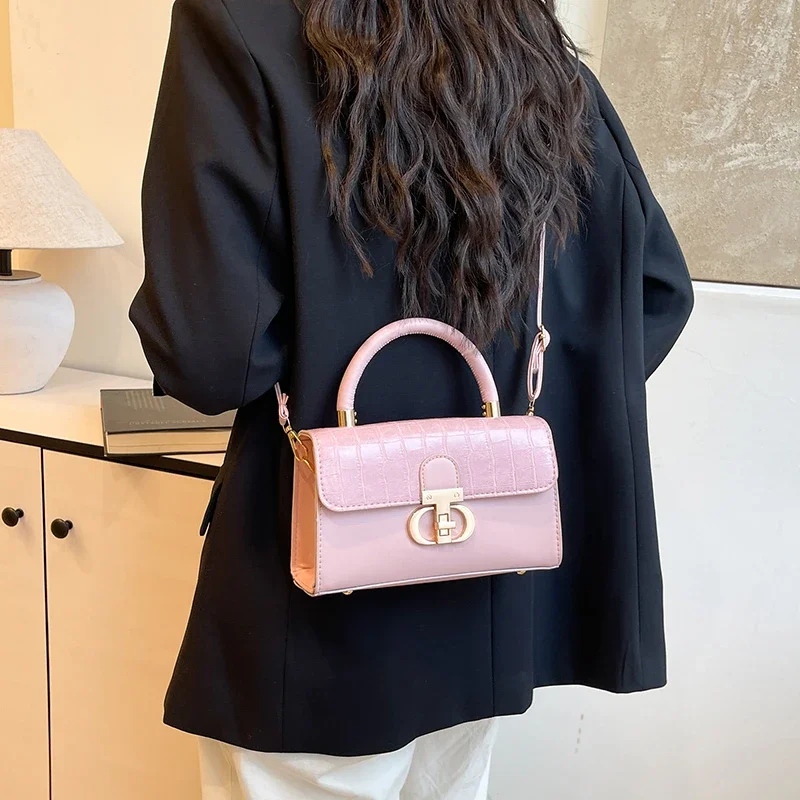 

Women's Stylish Minimalist Leather Crossbody Handbag For Fashionable Business Vintage Solid Color