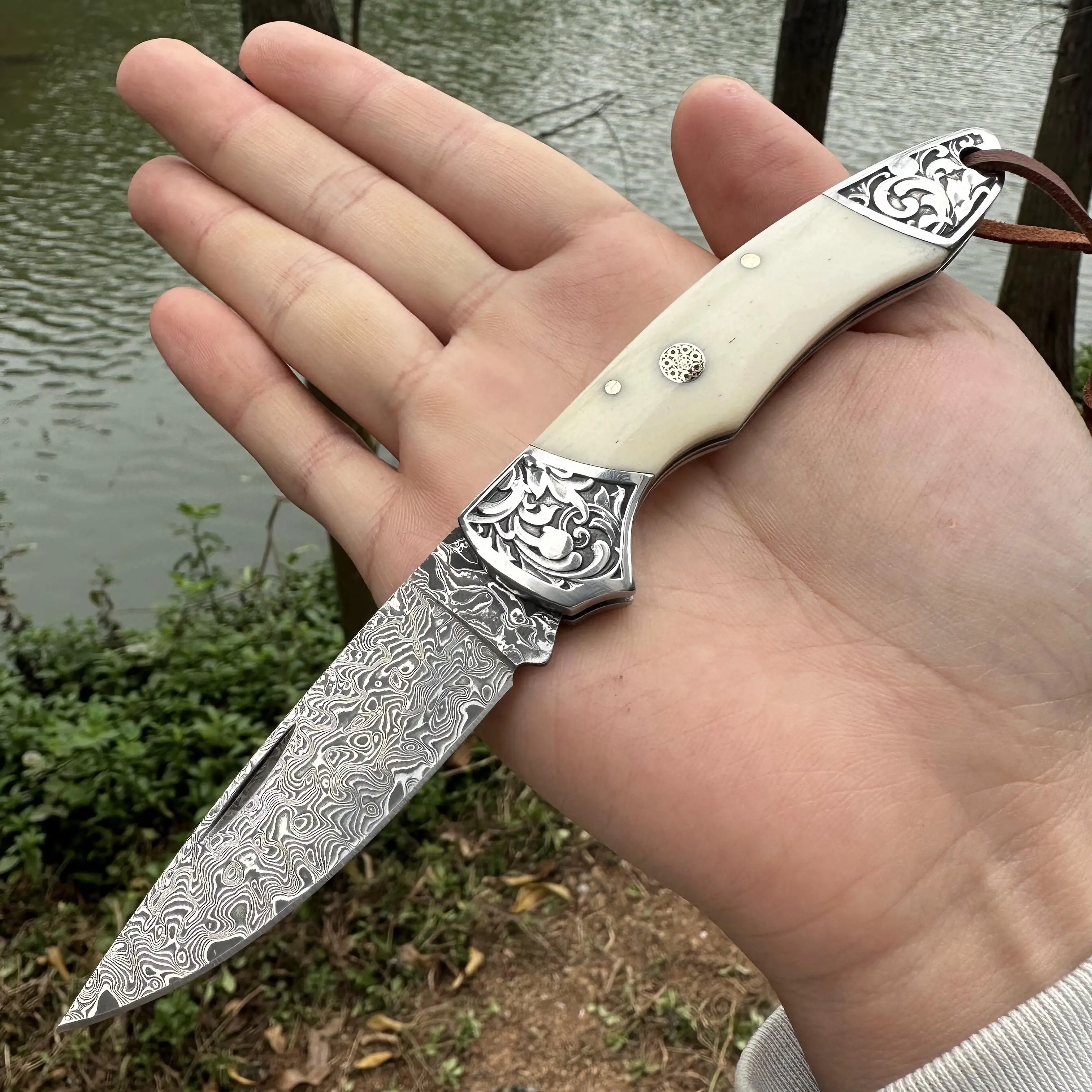 Steel Rose Handmade Pocket Folding Knife Forged VG10 Damascus Blade Agate Stone/Beef Bone Handle Collection Portable EDC Outdoor