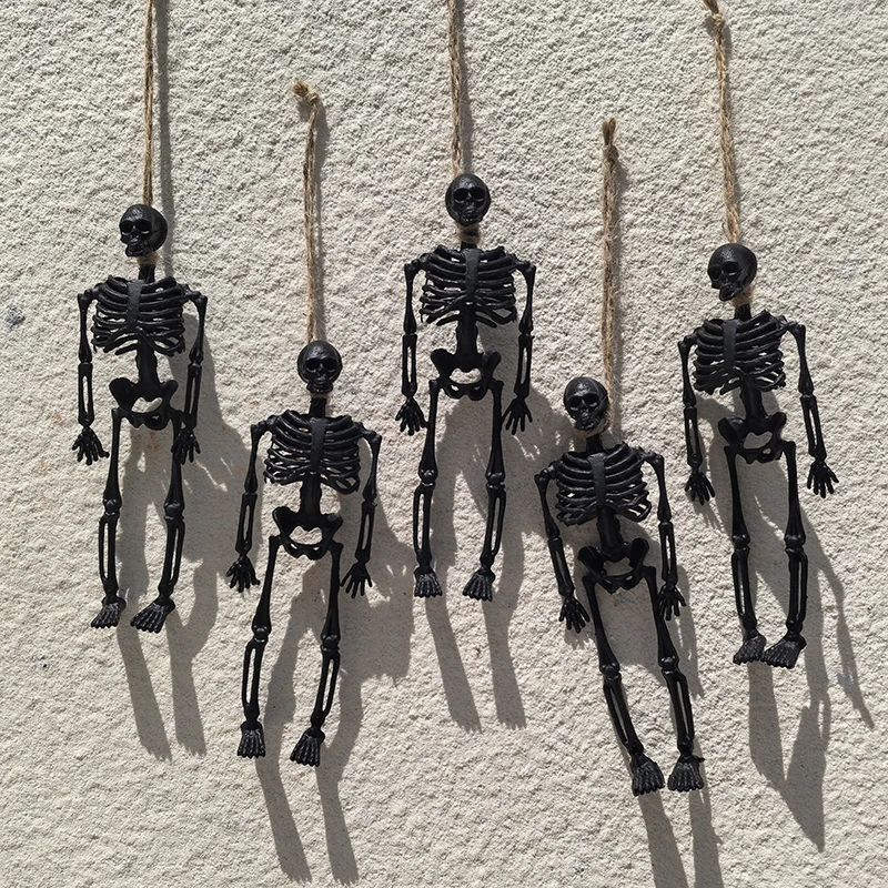 6pcs Halloween Mini Plastic Skull Skeleton Decoration Favors Haunted House Hanging Pendants DIY Craft Halloween Party Decoration