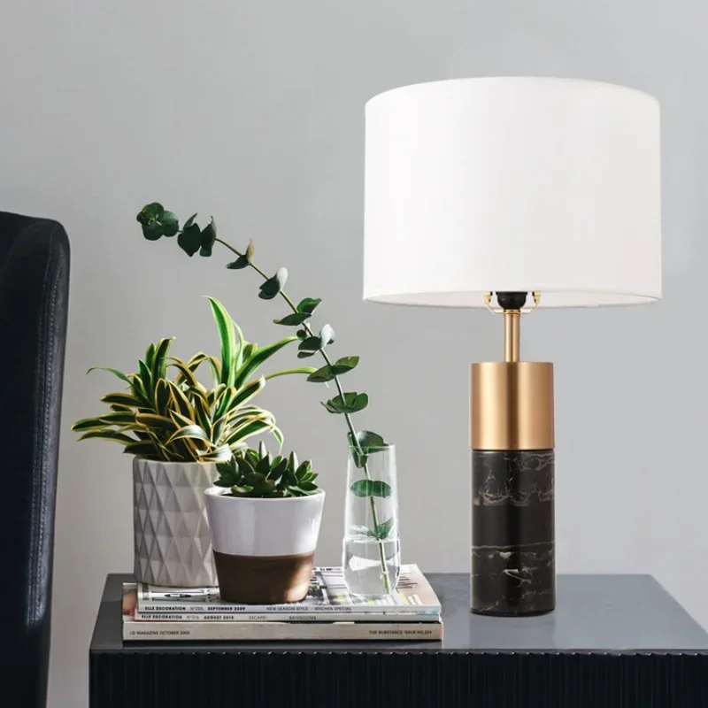 Luxo Marble Table Lamp, Desk Light, Personalidade Bedside Lamp, Retro Quarto Voltar Decoração, de alta qualidade