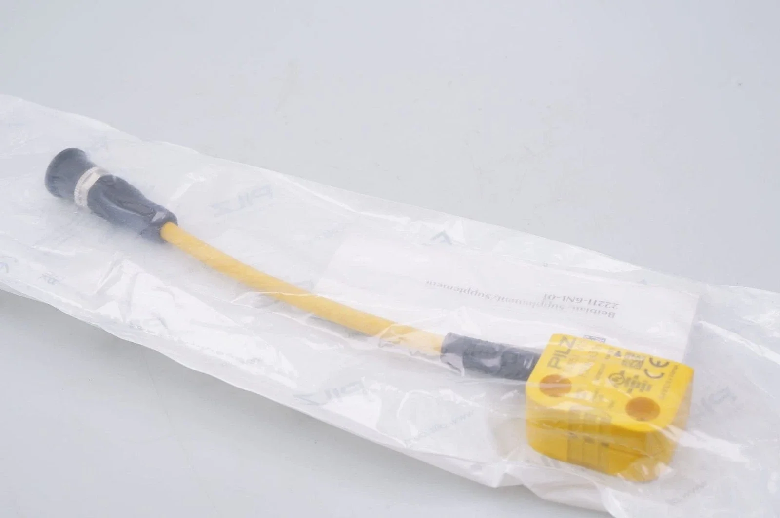 PSEN cs3.1n 1switch ( 541053 ) Non-Contact RFiD Safety Switch, 5-Pin, 2 SC Out, IP67, 24 VDC, PSEN Series