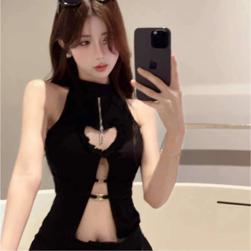 Women's Halter Neck Heart Cutout Top - Zipper & Metal Buckle Detail Slim Fit Cropped Sleeveless Vest, Y2K Hot Girl Spring Summer