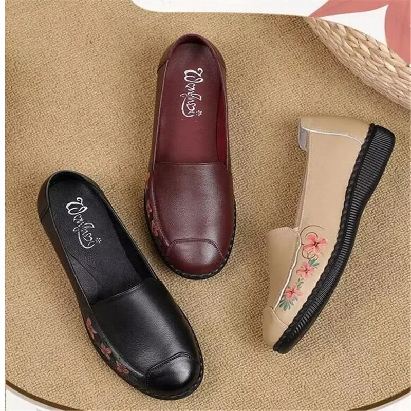 Vintage Genuine Leather Shoes Women Floral Print Ballet Flats Black Ladies Retro Loafers Elderly Flat Shoes Soft Wide Moccasins