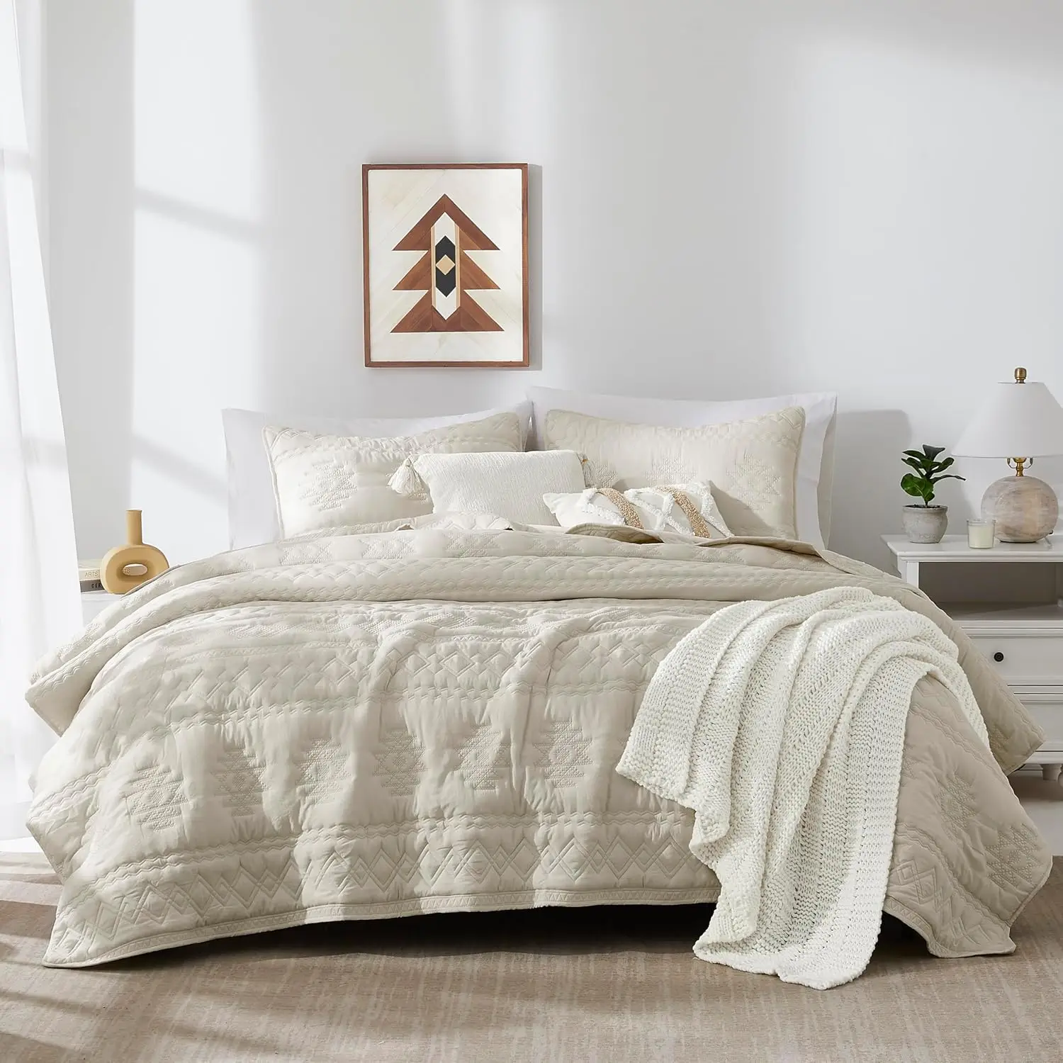 

Beige Boho Oversized California King Quilt Set with 2 Shams, Lightweight Farmhouse Bedspread for All Seasons, 3 Pieces