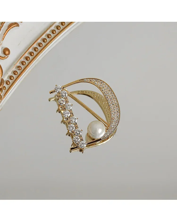 Light Luxury New Women's High-end D Letter Zircon Brooch Pin Ins Design Coat Dress Jacket Accessories Personalized Suit Corsage