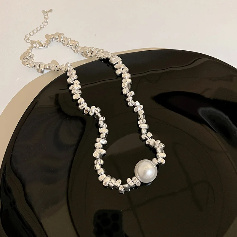 

Irregular Square Alloy Stone Imitation Pearl Necklace For Women Exquisite Sweet Pear Necklace Ladies Vacation Jewelry Accessory