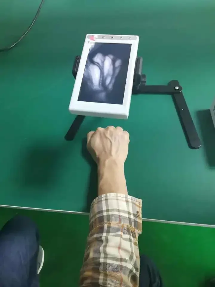 Exquisite design economic LCD display vein finder