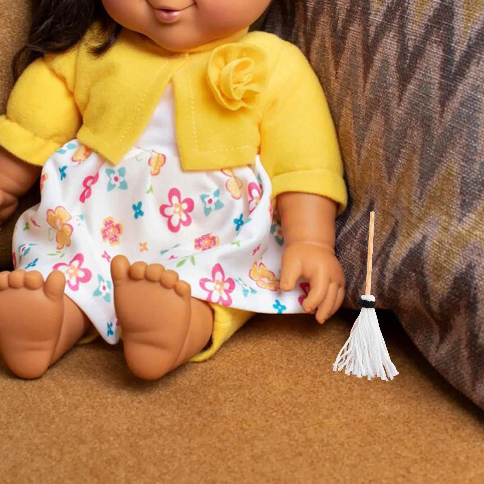 

Набор из 15 миниатюрных инструментов для уборки кукольного домика: мини-швабра, метла, аксессуары для дома в масштабе 1:12, креативный набор для творчества и игр