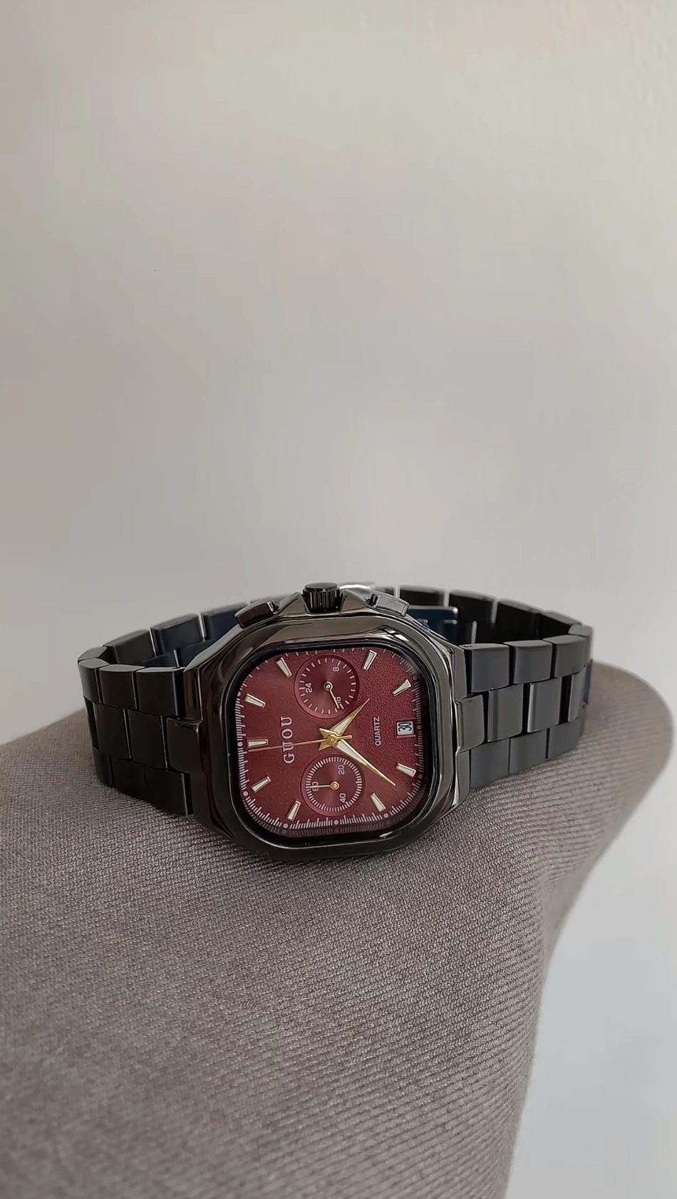 

Square black and red contrast steel band square large dial ladies quartz elegant fashion women's watch gift for women