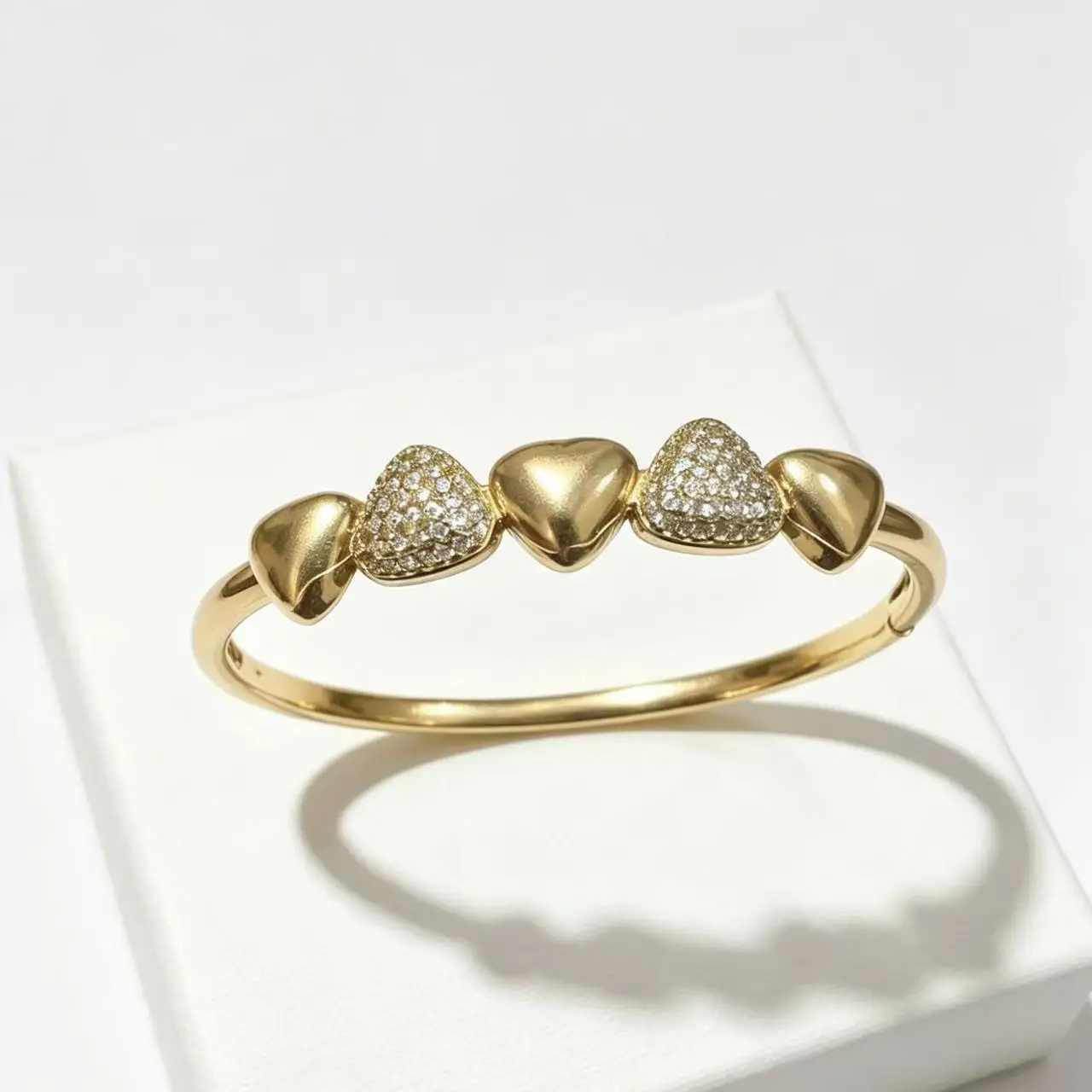Luxury Gold Color Love Heart Shaped  Bangle with Sparkling CZ Stones Elegant Stackable Bracelet for Women Party Wedding Jewelry