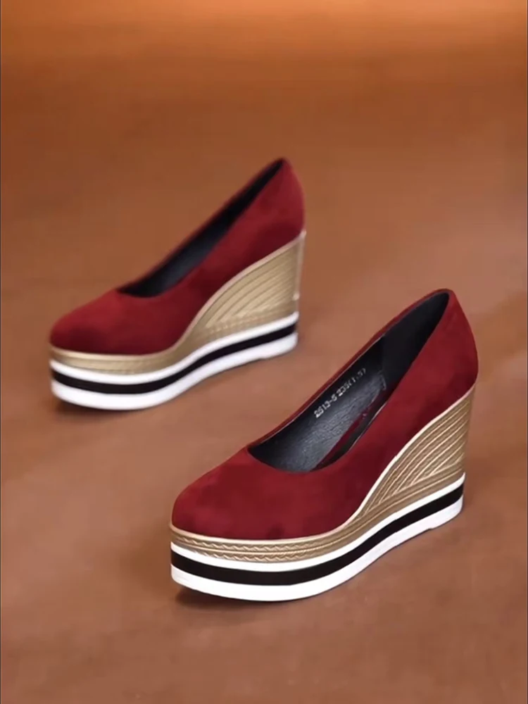 

Осень 2024, новые модные повседневные туфли на танкетке в стиле ретро с неглубоким носком для женщин, удобные универсальные туфли-лодочки без шнуровки на массивном каблуке
