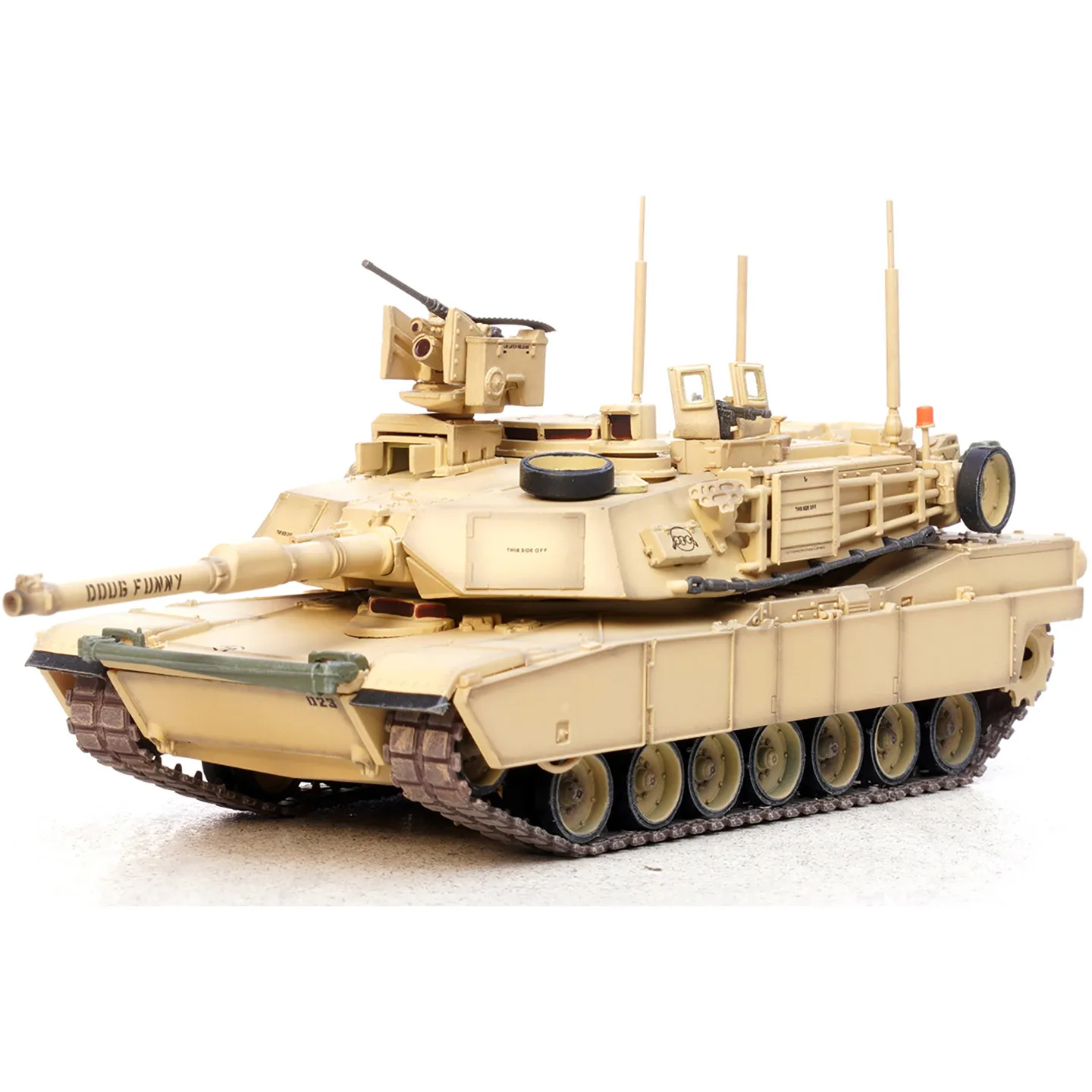 

1:72 P12226PD M1A2 основной боевой танк SEP V2 (3-я пехотная дивизия, 1-я бронированная бригада) статическая модель