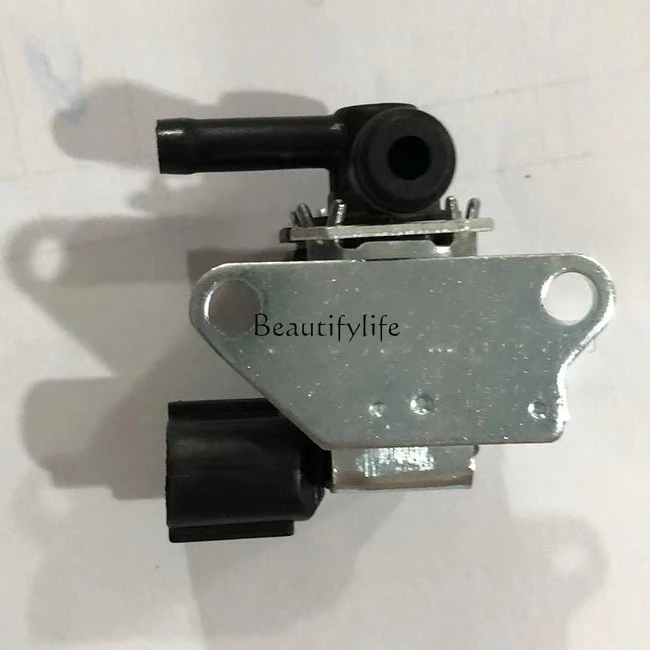 

jj4 Circulating steam cleaning control valve 36162-PNC-005 Carbon tank solenoid valve