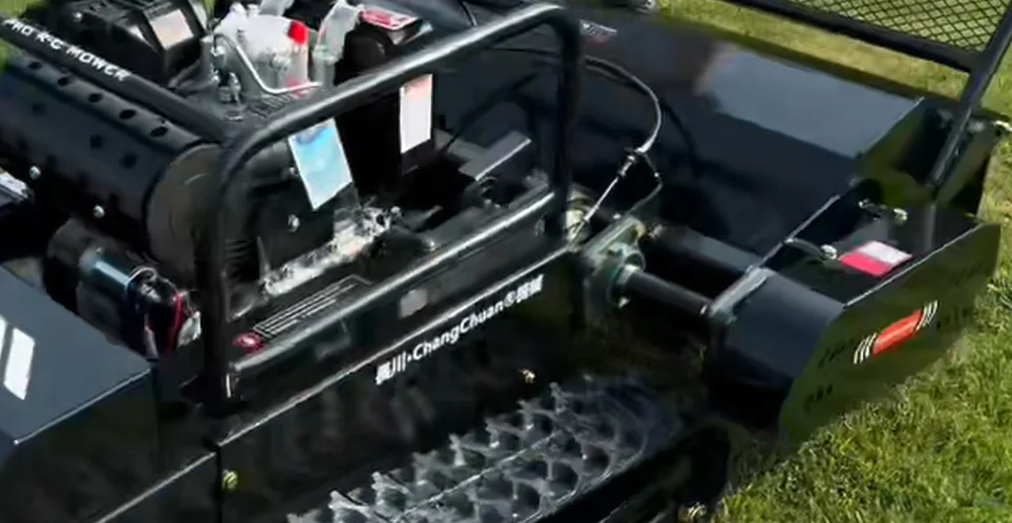 كفاءة عمل عالية نوعية جيدة جزازة العشب روبوتية صغيرة عن بعد #5