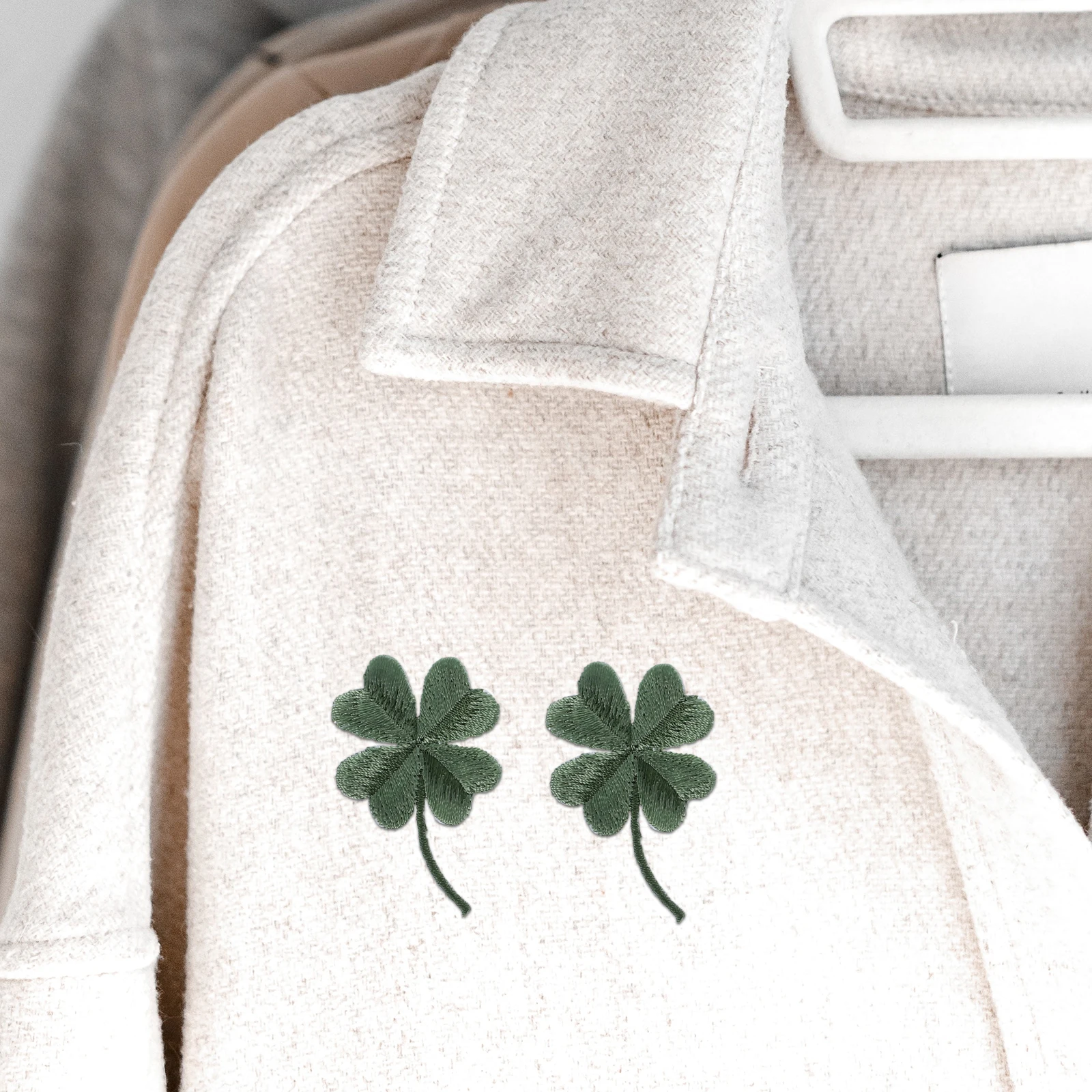 

5Pcs Four Leaf Hot-Melt Adhesive DIY Embroidery Patch Cartoon Cloth Stickers for Clothes Jeans Bags Arts Craft