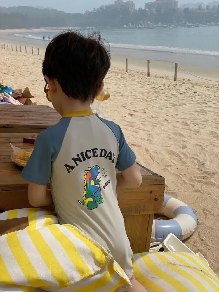 Bañador de una pieza para niños, traje de baño de manga corta con cremallera a prueba de sol, traje de surf de dinosaurio de dibujos animados, traje de baño para niños pequeños