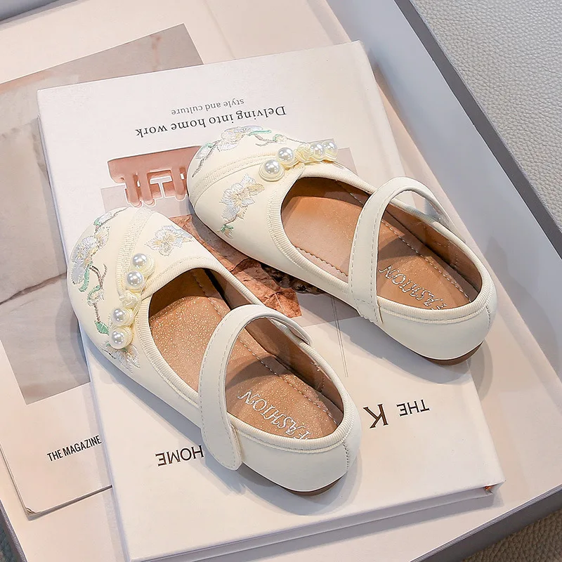 2026 Little Girls Soft Leather Shoes Kids Mary Janes Embroidery Flowers Traditional Chinese Style Princess Hanfu Shoes Child