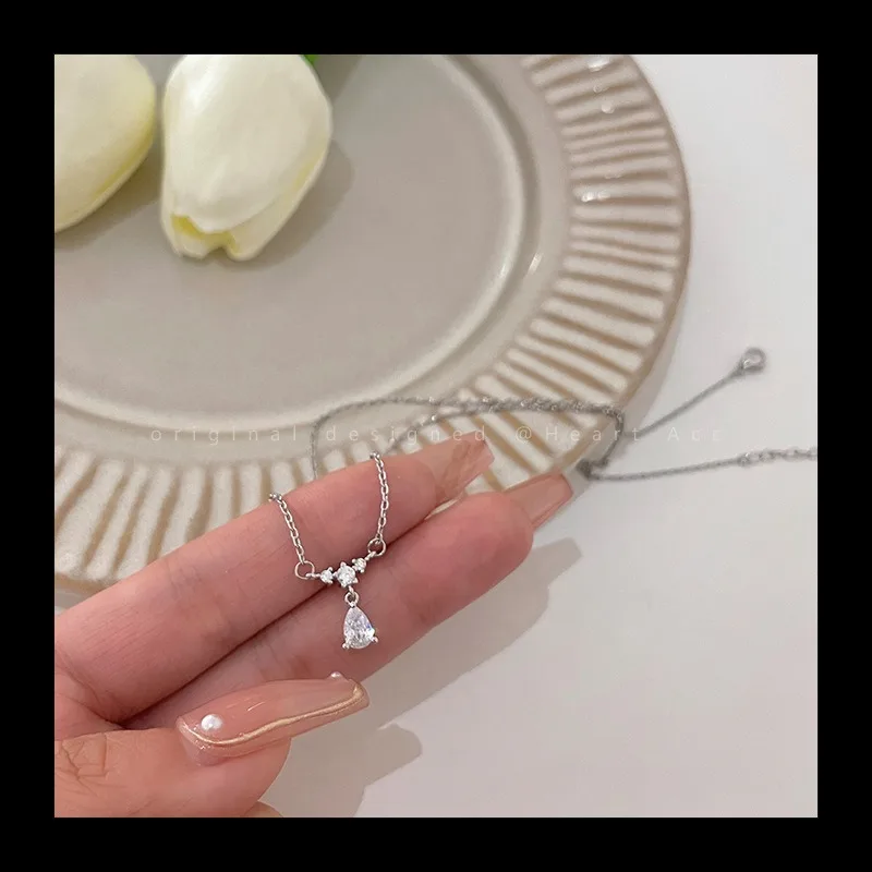 قطرة الماء عقد من حجر الياقوت المرأة الصيف تصميم الشعور المتخصصة بسيطة الرياح الباردة اكسسوارات الموضة مزاجه تنوعا Collarbo