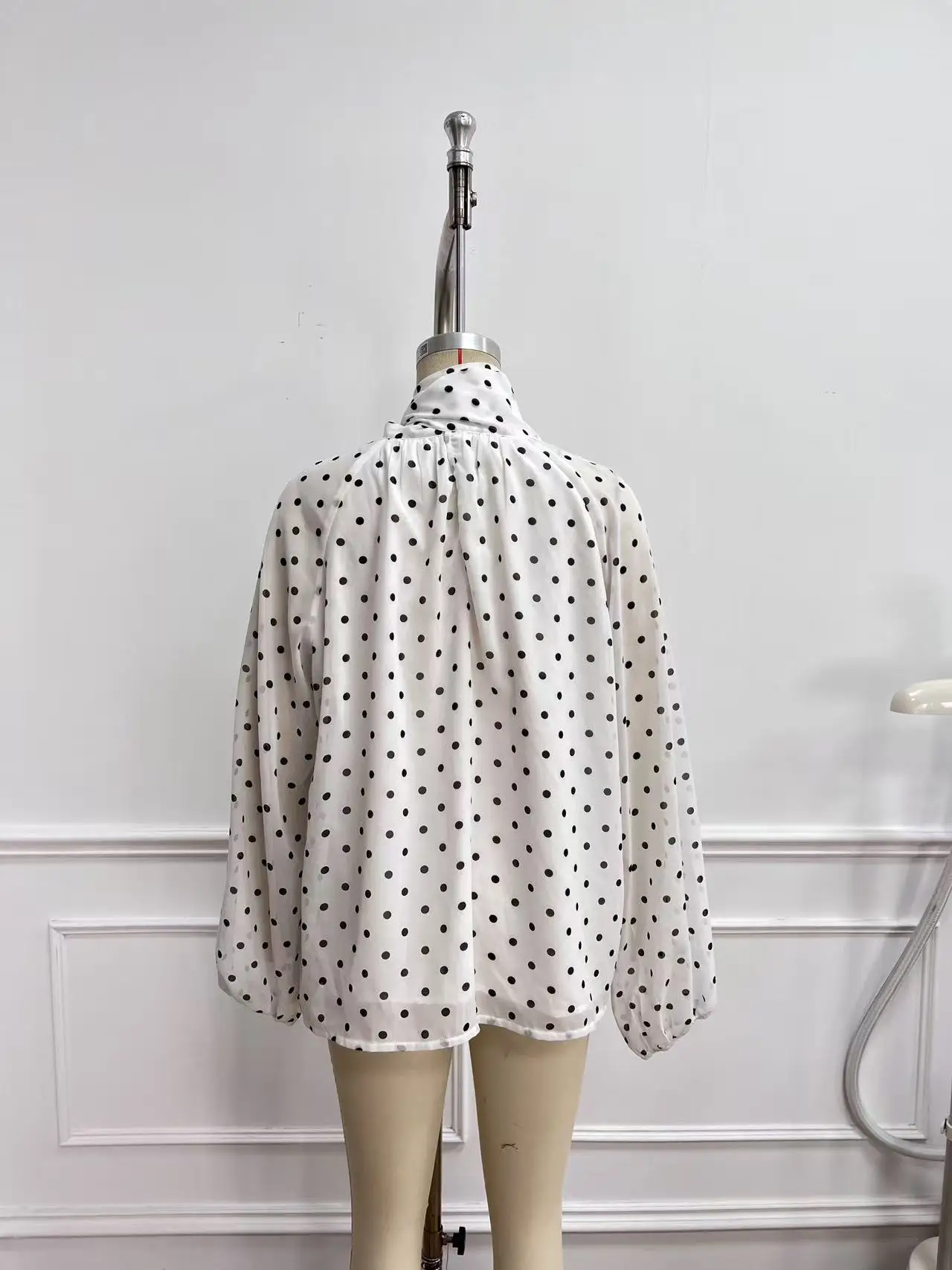 Women's polka dot mesh flowy long-sleeved chiffon top, retro tie-neck chiffon blouse, suitable for vacations and commuting. view 5