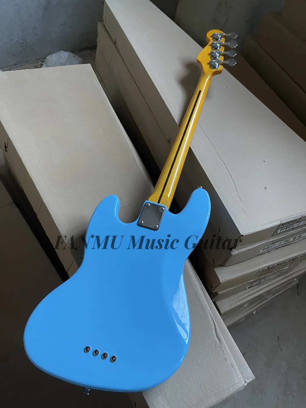 Blue bass, 4 string electric bass, solid wood body, yellow maple neck, red tortoise shell guard, fixed bridge, color can be chan
