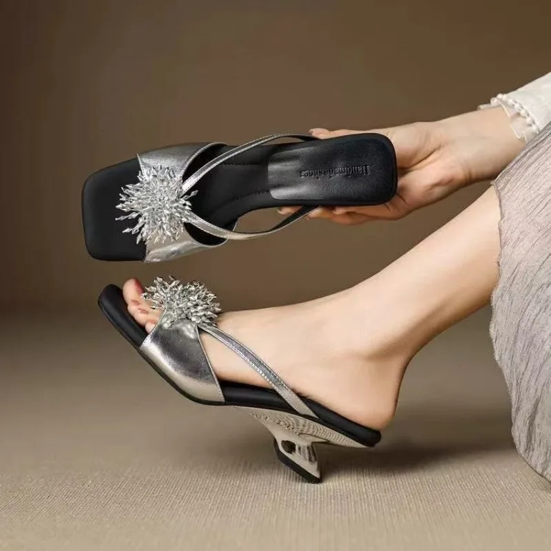 Women's Sandals Fashion Alien and Designer Sandals Summer Open-toe Wedge Heeled Slippers Luxury Rhinestone Low Heeled Sandalias