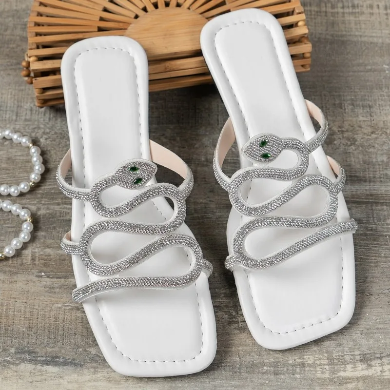 Koreanische Version aller Sandalen weibliche weiche Sohlen können Wasser DIY Diamant Flip-Flops 2024 neue Sommer neue Glas Slipper weiblich nass