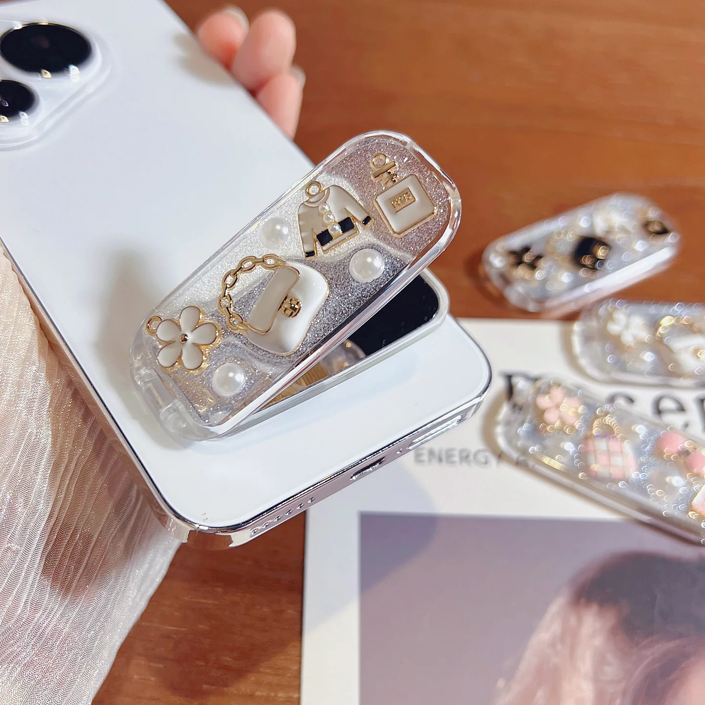 Supporto universale per telefono cellulare Supporto universale per telefono cellulare Supporto per supporto da tavolo pigro in materiale acrilico con specchio per il trucco