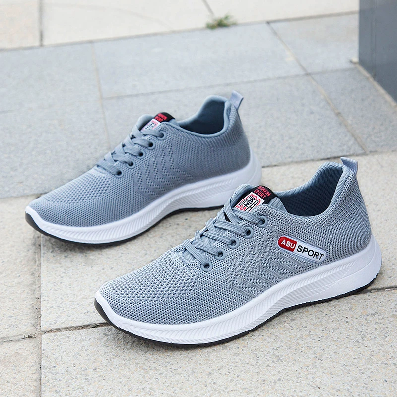 Daily essential men sport sneakers all-match look, sturdy sole, comfy casual shoes for men of all ages and foot shapes