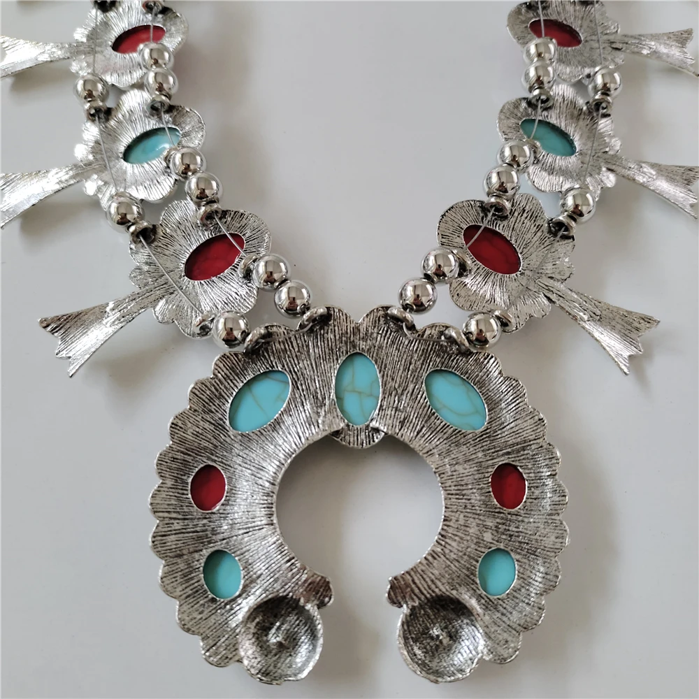 2025 New Indian Ethnic Vintage Statement Necklace Women Fashion Red Blue Turquoise Resin Moon Necklace Pendants Jewelry